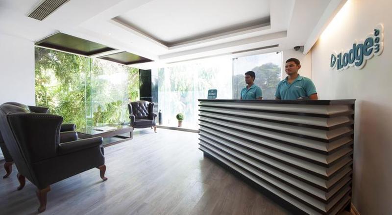 Hotel The Madison Nuova Delhi Esterno foto