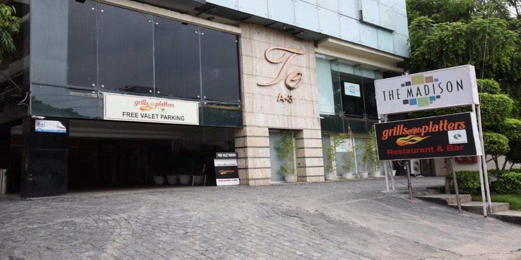 Hotel The Madison Nuova Delhi Esterno foto