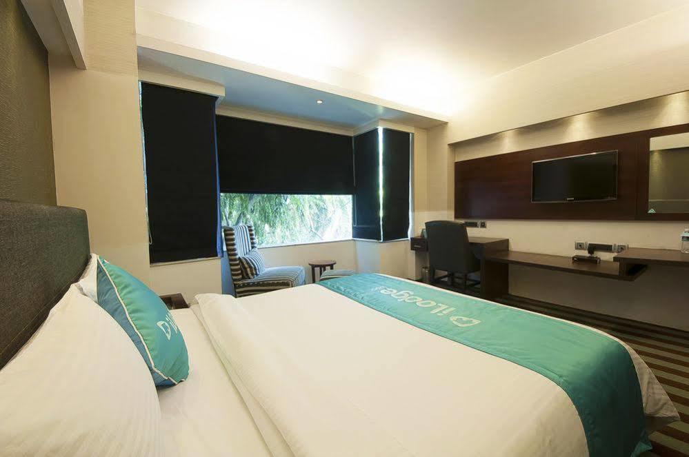 Hotel The Madison Nuova Delhi Esterno foto